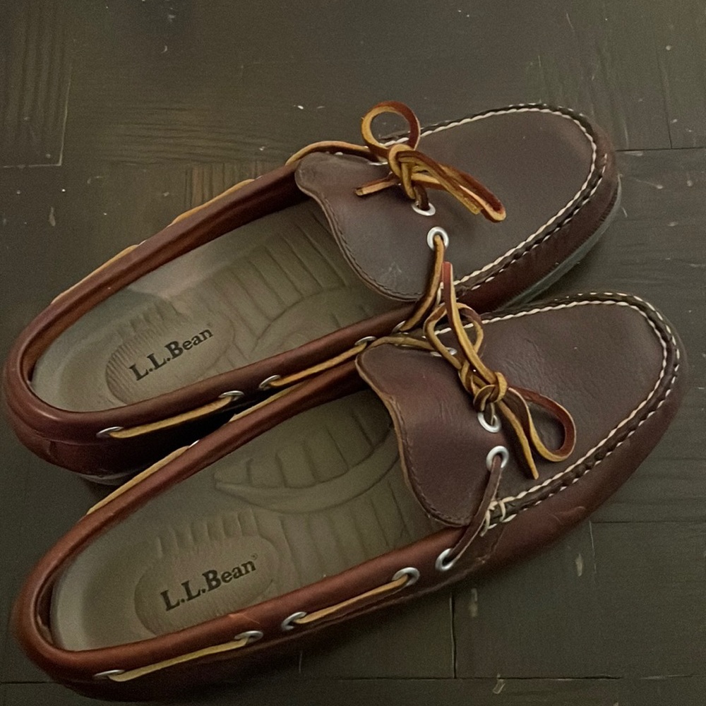L.L. Bean blucher moccasin size 8 1/2 Medium.